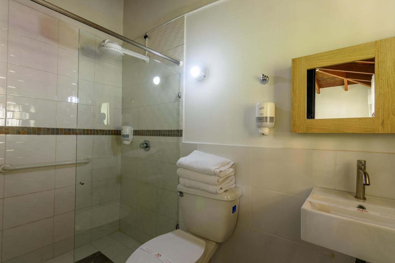 Like Home Hotel Boutique Medellín Buitenkant foto