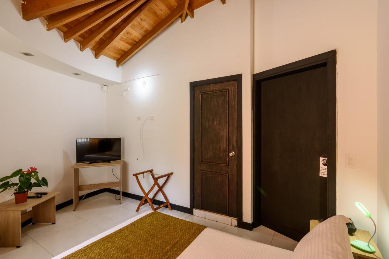Like Home Hotel Boutique Medellín Buitenkant foto